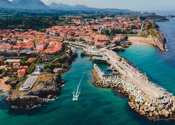 Llanes