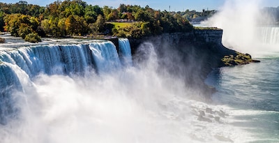 Travelodge by Wyndham Niagara Falls At the Falls