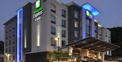 Holiday Inn Express & Suites San Diego - Mission Valley, an IHG Hotel