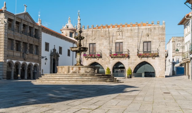 Nous vous proposons une sélection d'offres de vols, d'hôtels, de forfaits, de locations de voitures, et plus encore. Consultez-les via un simple clic : Viana do Castelo : Terre, fleuve et mer