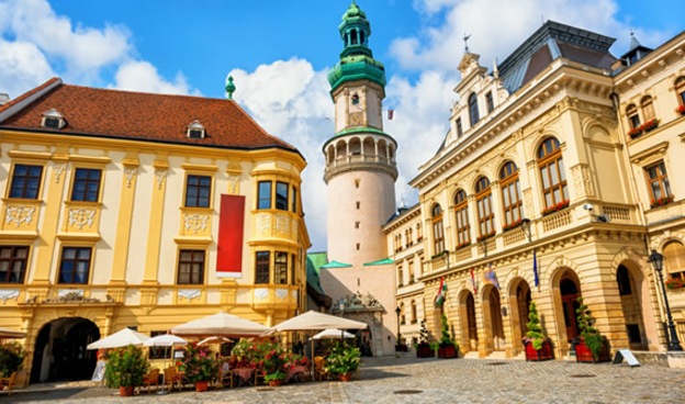 Nous vous proposons une sélection d’offres de vols, d’hôtels, de forfaits vacances, de voitures de location, etc. Cliquez ici pour les consulter : Sopron: source de merveilles