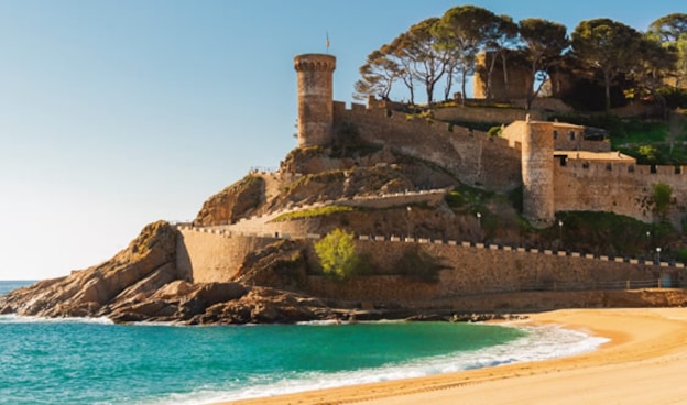 Nous avons sélectionné pour vous des offres de vols, hôtels, séjours, voitures... Découvrez-les toutes en un clic ! Tossa de Mar: Tossa de Mar