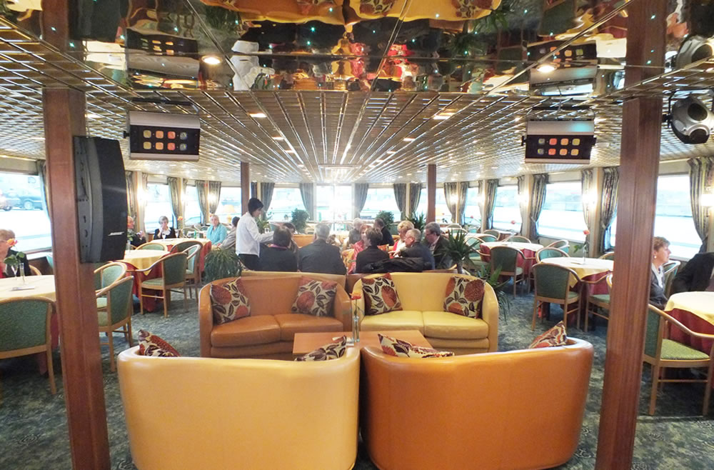 Salon Bar