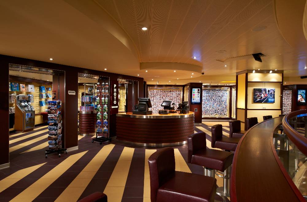 Photo Carnival Breeze25