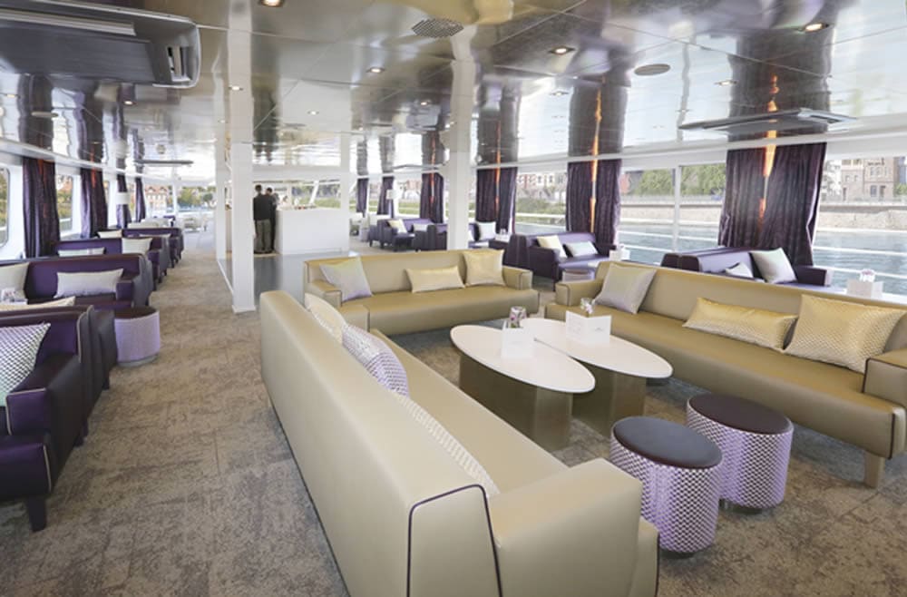 Salon Bar
