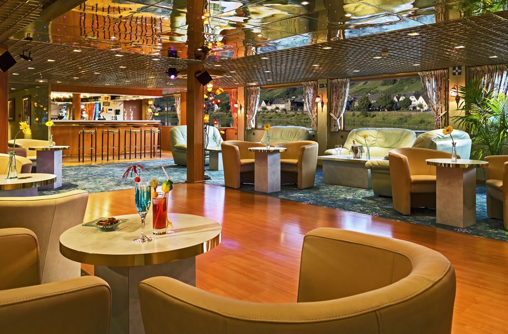 Salon Bar