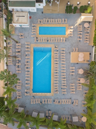 Gallery - Flash Hotel - Adult Recommended