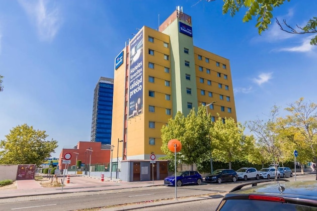 Gallery - Travelodge Madrid Alcala de Henares