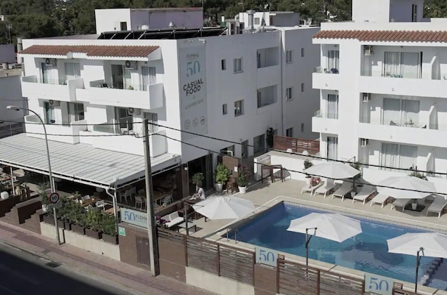Gallery - Apartamentos Fleming 50