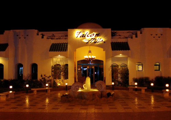 Gallery - Falcon Hills Hotel