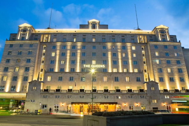 Gallery - The Queens Hotel