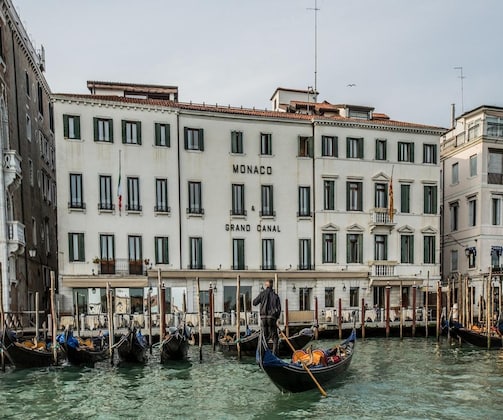 Gallery - Hotel Monaco & Grand Canal