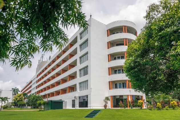 Gallery - Inya Lake Hotel