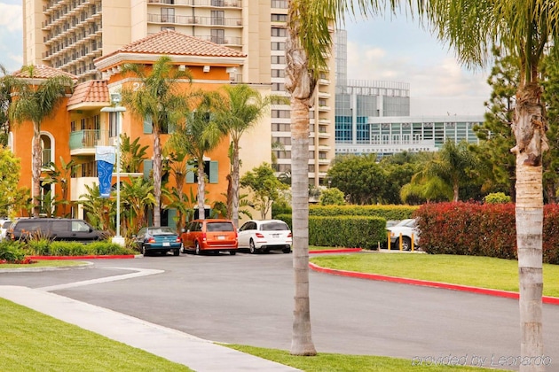 Gallery - Cortona Inn & Suites Anaheim Resort