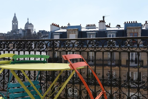 Gallery - Adonis Sacre Coeur