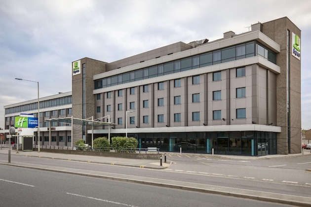 Gallery - Holiday Inn Express London Heathrow T5 By Ihg