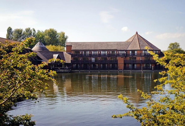 Gallery - The Reading Lake Hotel