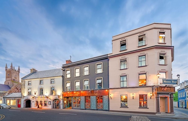 Gallery - Queens Hotel And Nightclub