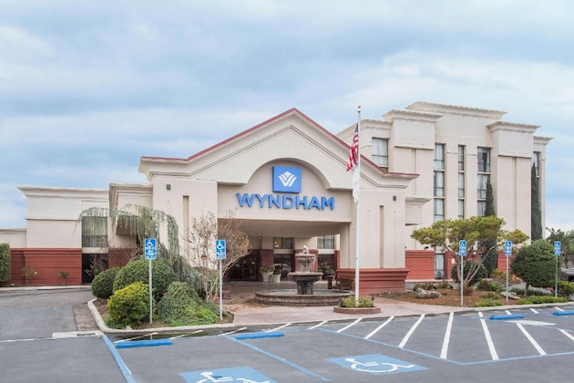 Gallery - Wyndham Visalia