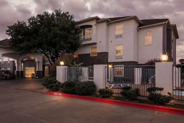 Gallery - Super 8 By Wyndham Fort Worth Stockyards