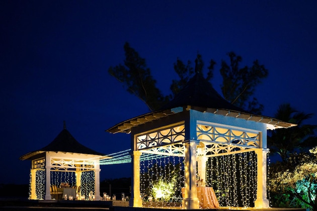 Gallery - Couples Tower Isle