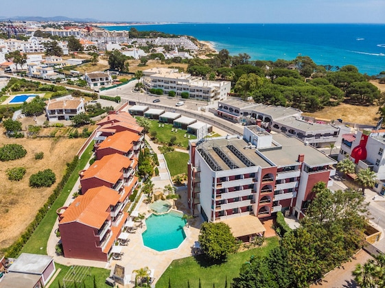 Gallery - Topázio Vibe Beach Hotel & Apartments