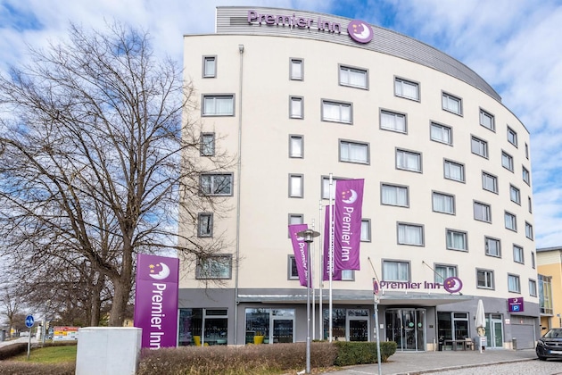 Gallery - Premier Inn Munchen Messe