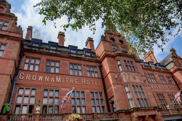 Gallery - Crown & Mitre Hotel
