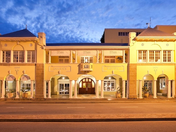 Gallery - Queens Hotel