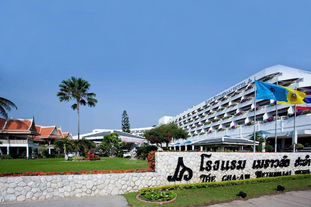 Gallery - The Cha-Am Methavalai Hotel