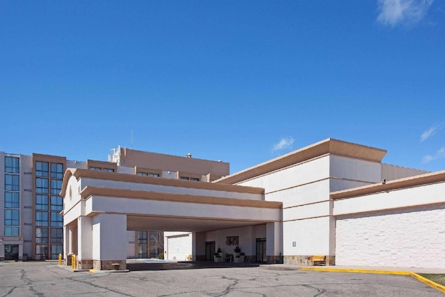Gallery - Red Lion Hotel & Conference Center Cheyenne