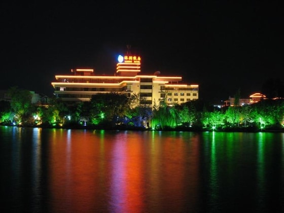 Gallery - Guilin Ronghu Hotel
