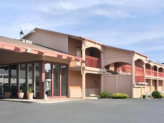 Gallery - Days Inn By Wyndham Modesto