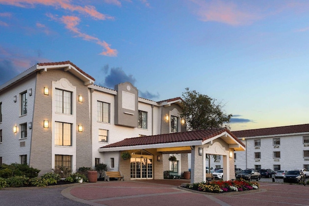 Gallery - La Quinta Inn Pittsburgh Airport