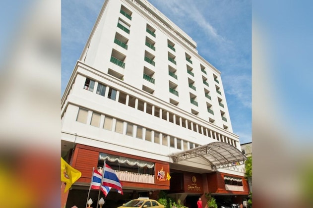 Gallery - Silom City