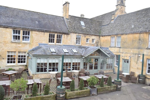 Gallery - Noel Arms Hotel