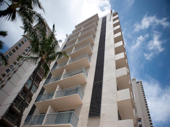 Gallery - Coconut Waikiki Hotel