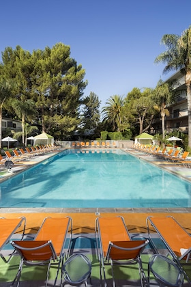 Gallery - Sportsmen's Lodge Hotel