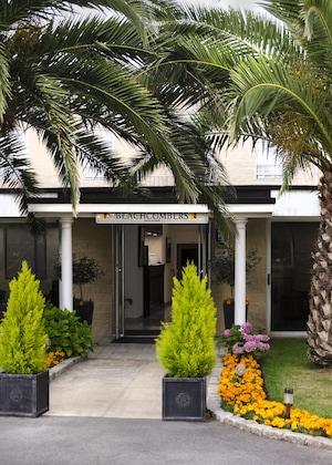 Gallery - Beachcombers Hotel