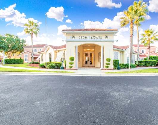 Gallery - Berkley Lake Townhomes