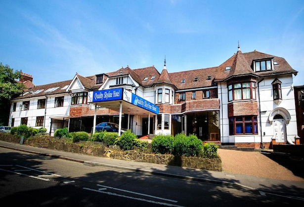Gallery - Luton Hotel