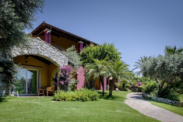 Gallery - Cruccuris Resort Adults Only