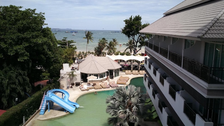 Gallery - The Pattaya Discovery Beach Hotel Pattaya