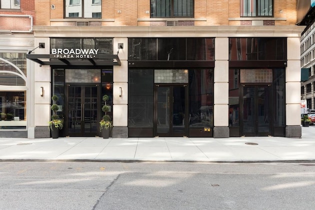 Gallery - Broadway Plaza Hotel