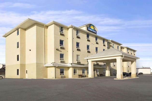 Gallery - Days Inn By Wyndham Moose Jaw