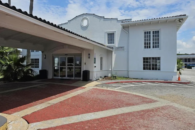 Gallery - Econo Lodge