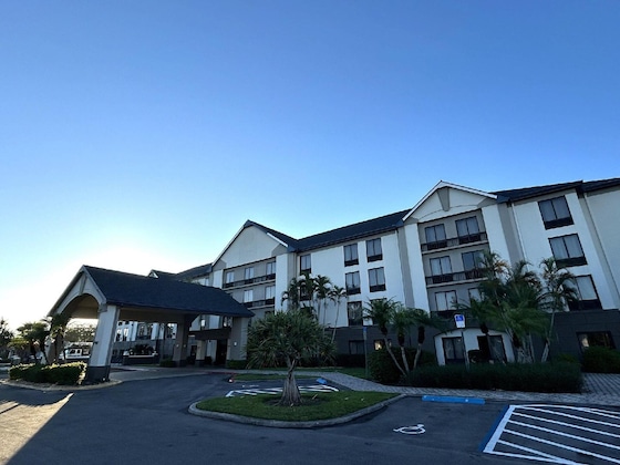 Gallery - Red Roof Plus Fort Myers