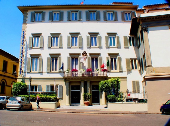 Gallery - Hotel Executive