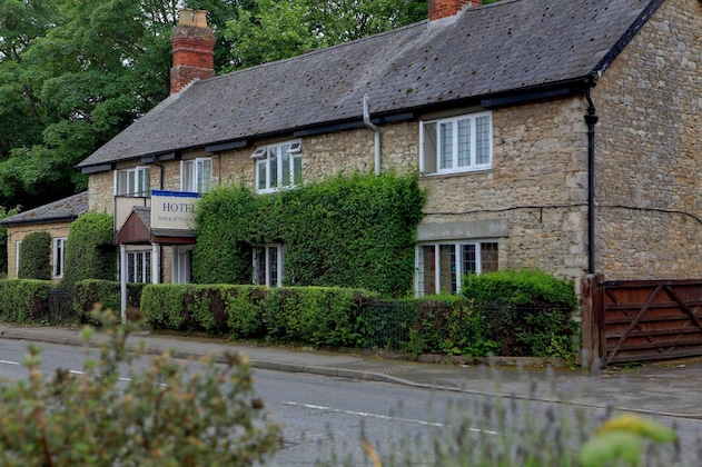 Gallery - The Jersey Arms , Sure Coll. By Best W.