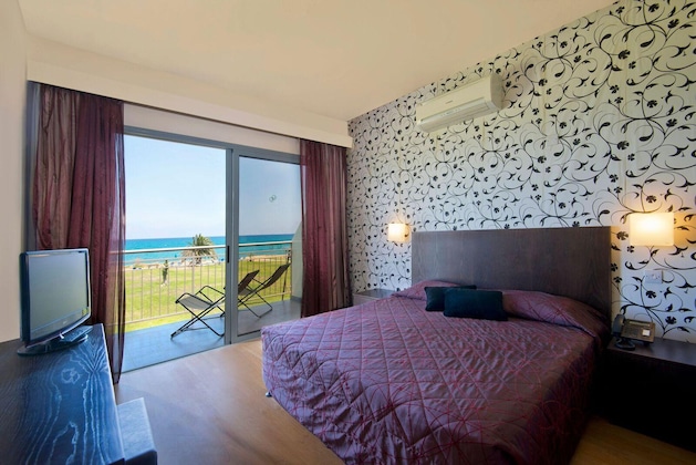 Gallery - Natura Beach Hotel And Villas